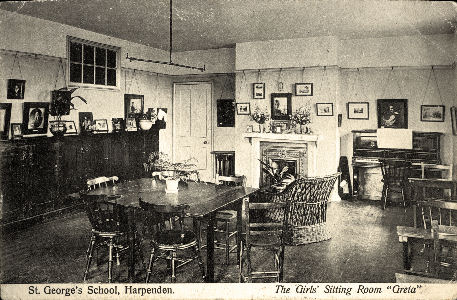 harpenden-st-george-girls-sitting-room