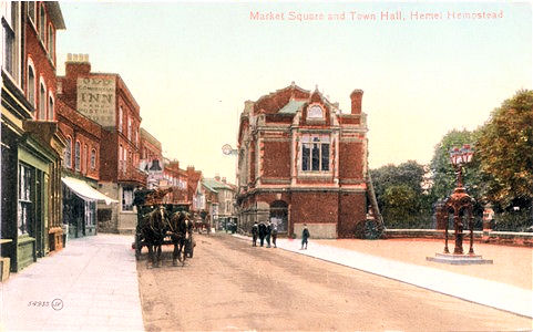 Title: Market Square and Town Hall, Hemel Hempstead - Publisher: Valentines Series 54935  - Date: posted 1916JV 