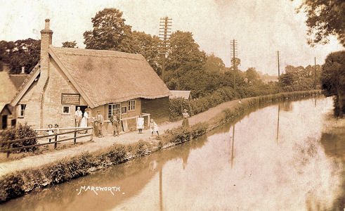 The Ship Inn (now a private house), Marsworth, Buckinghamshire, beside the Grand Union Canal  (larger digital image available)