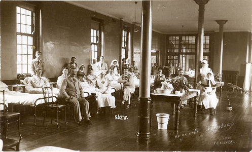 Patients at Napsbury Military Hospital, early 1918