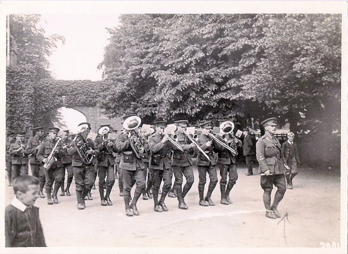 WW1 1/8th Hampshire Regiment by gates of Cassiobury Park, Watford, 1915,  photographer H R Cull